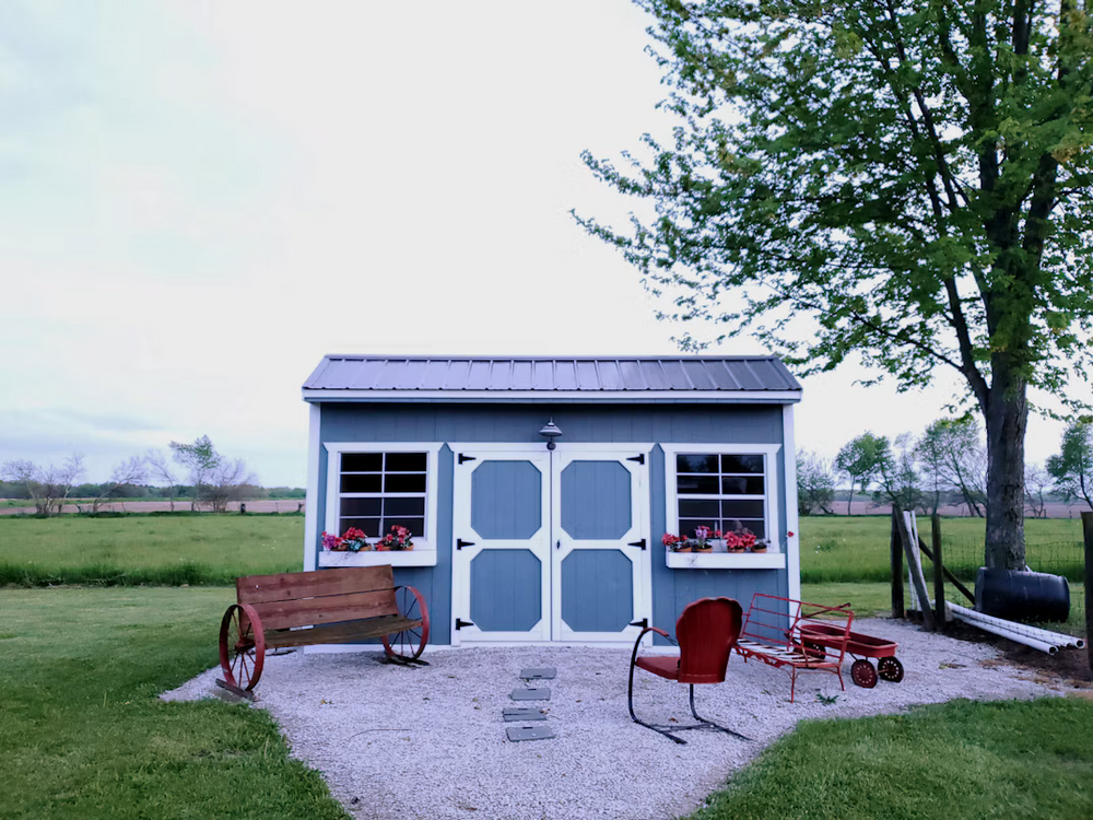 Make Your Shed Blend In: Colour, Screening & Landscaping Ideas